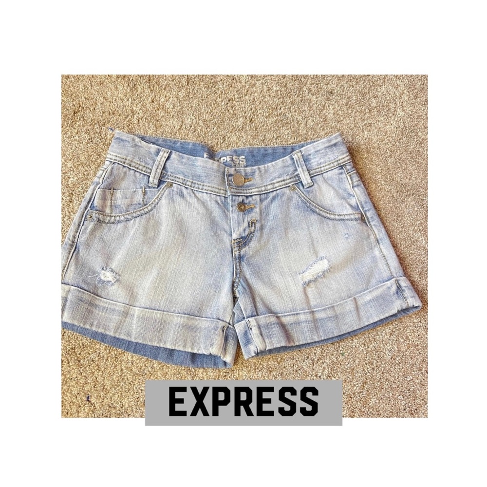 ❤️Express mid rise denim shorts size 2